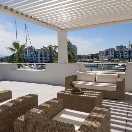 Portoverde 12, Emma *