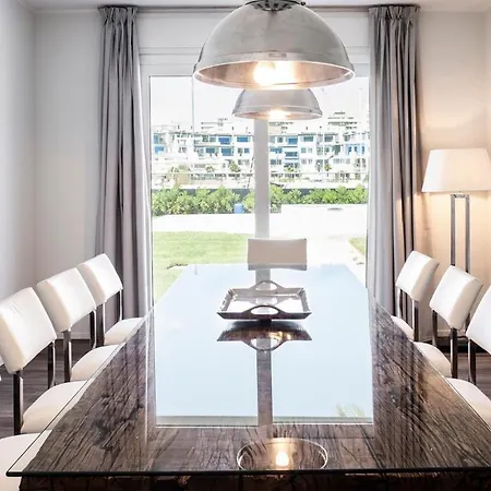 Portoverde 12, Emma *