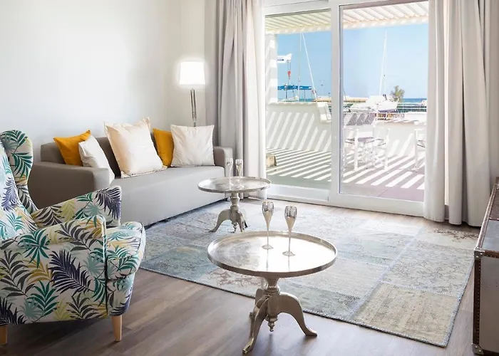 Portoverde 12, Emma *